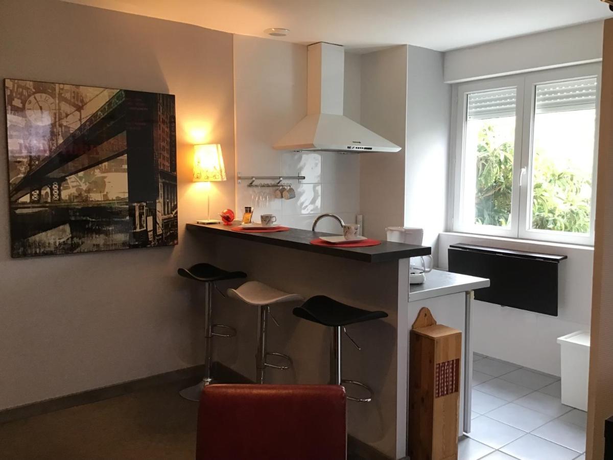 La Tour Des Quatre Chemins Apartment Грама Екстериор снимка