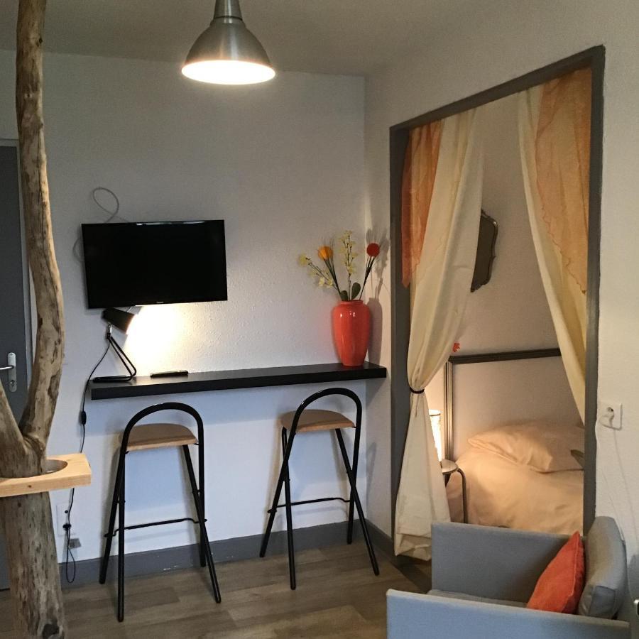La Tour Des Quatre Chemins Apartment Грама Екстериор снимка