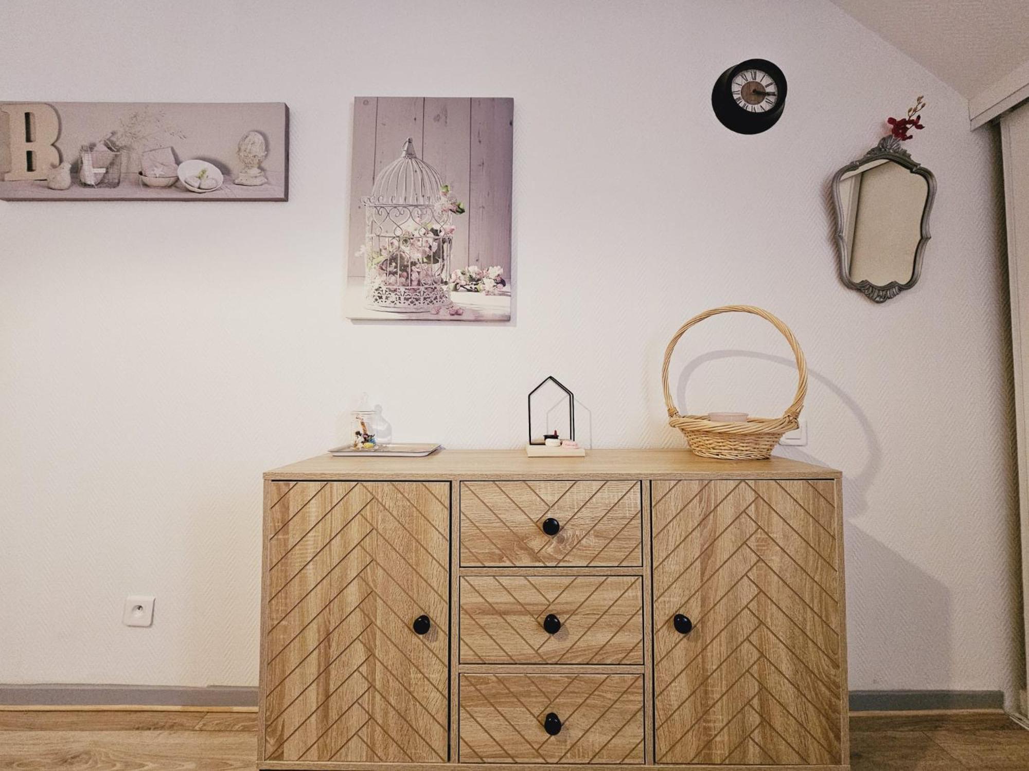 La Tour Des Quatre Chemins Apartment Грама Екстериор снимка